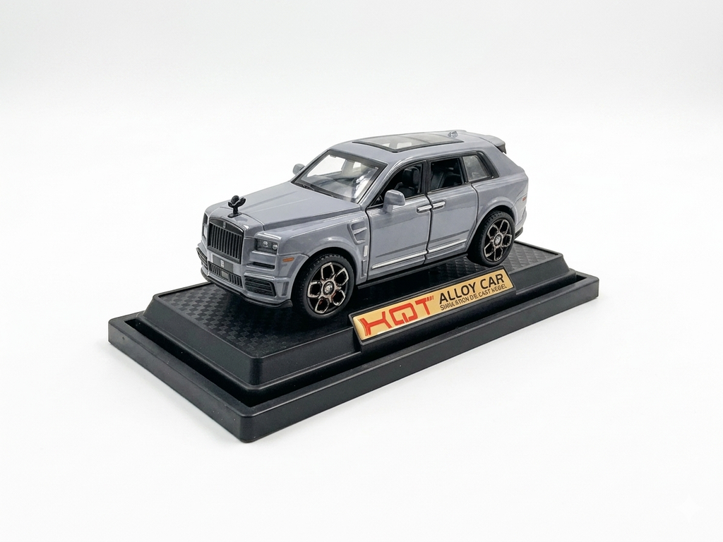 1:35 Scale Die-Cast Luxury SUV Model
